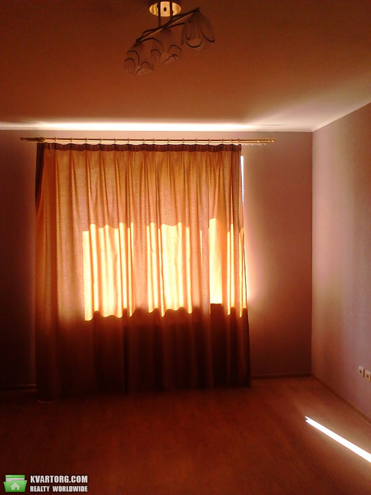 Rent out 2-room apartment. Киев,  Луначарского — photo 4