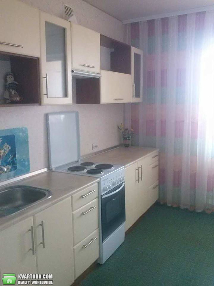 Rent out 2-room apartment. Киев,  Милославская — photo 3