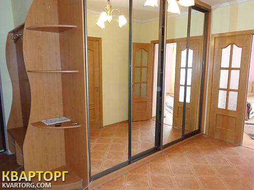 Rent out 2-room apartment. Киев,  Урловская — photo 10