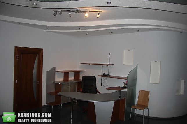 Rent out 3-room apartment. Киев,  Срибнокильская — photo 1