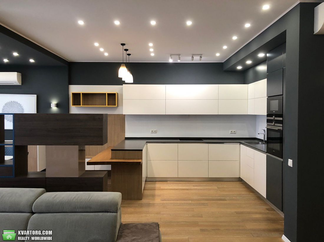 Rent out 5-room apartment. Киев, Драгомирова ул. — photo 1