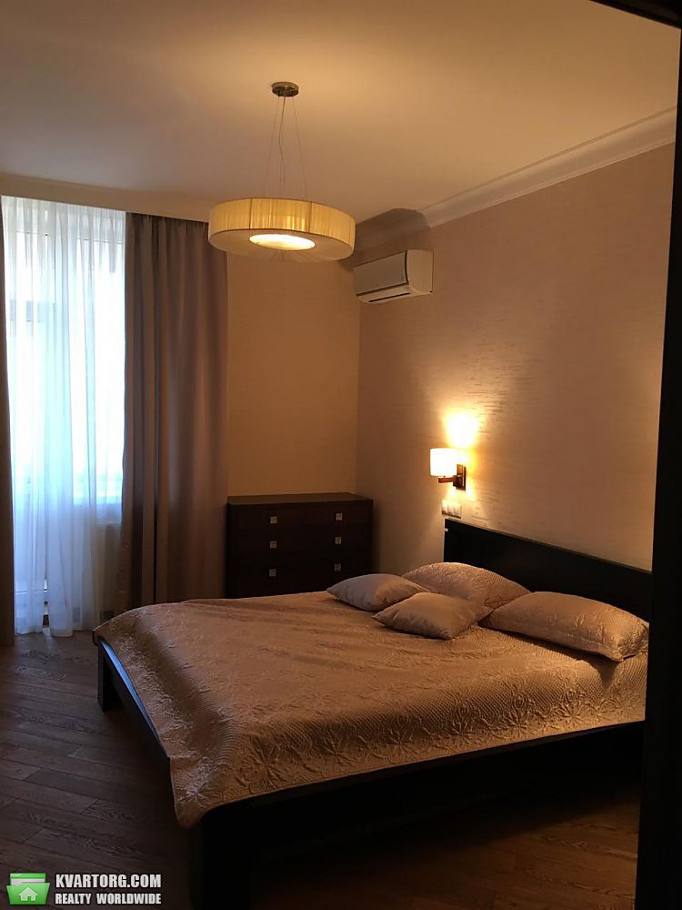 Rent out 2-room apartment. Киев, Леси Украинки бул — photo 10