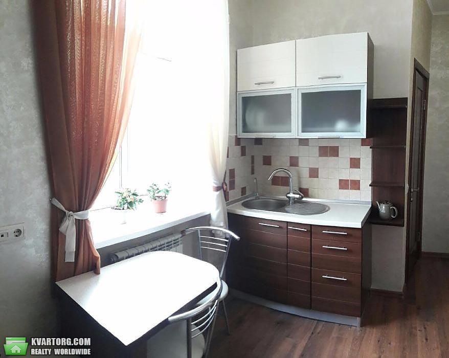 Rent out 3-room apartment. Киев,  Лютеранская — photo 6