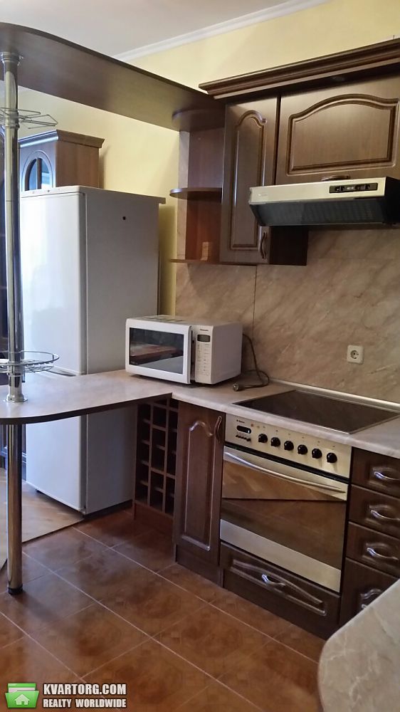 Rent out 2-room apartment. Киев,  Лебедева-Кумача — photo 1