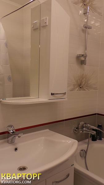Rent out 2-room apartment. Киев,  Чавдар — photo 5