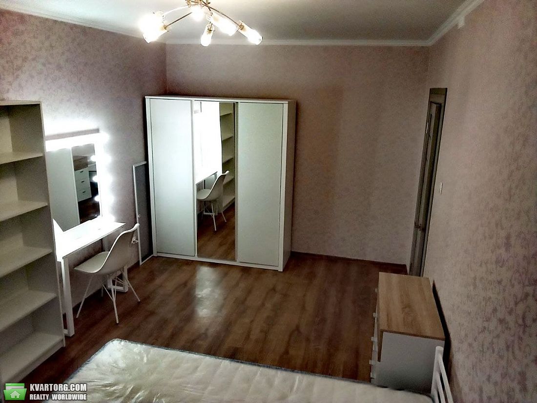 Rent out 2-room apartment. Киев, Харьковское шоссе — photo 6