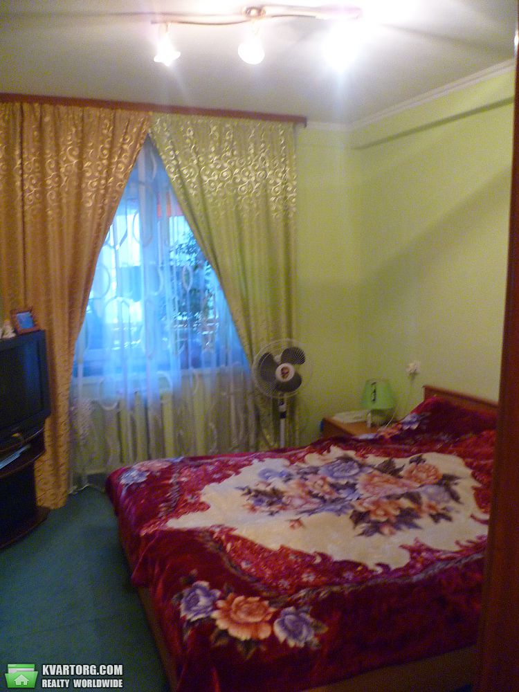 Rent out 1-room apartment. Киев, Путиловская — photo 1