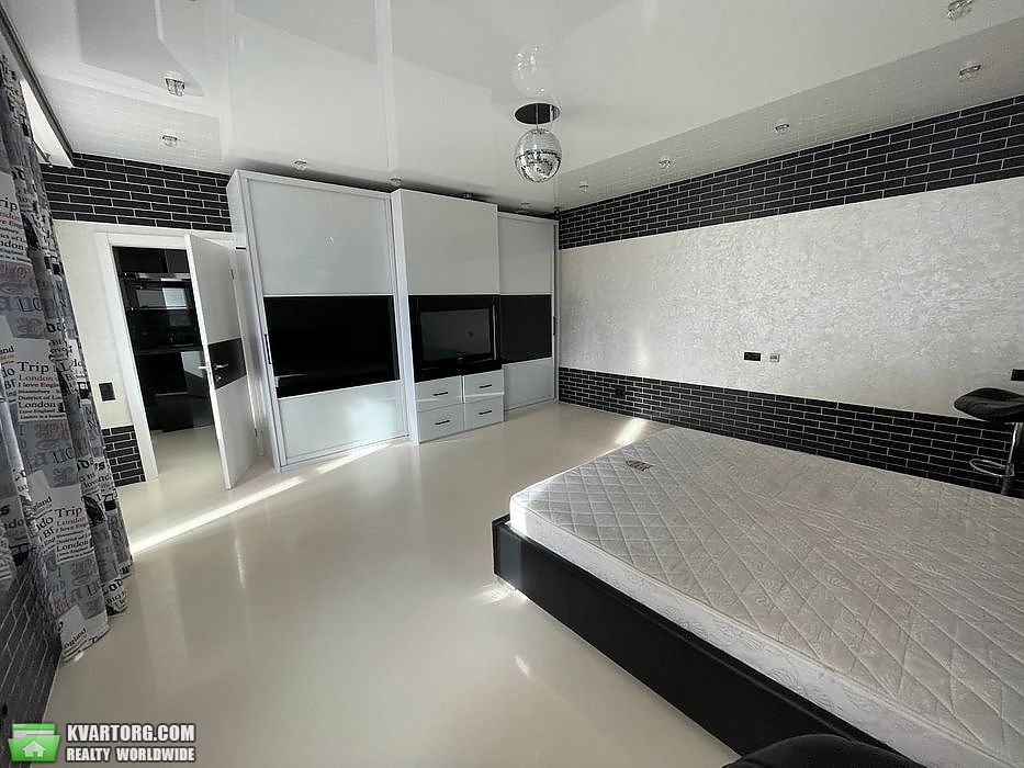 Rent out 1-room apartment. Киев,  Леси Украинки бул — photo 3