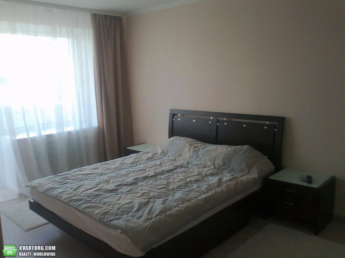 Rent out 2-room apartment. Киев,  Сечевых Стрельцов — photo 4