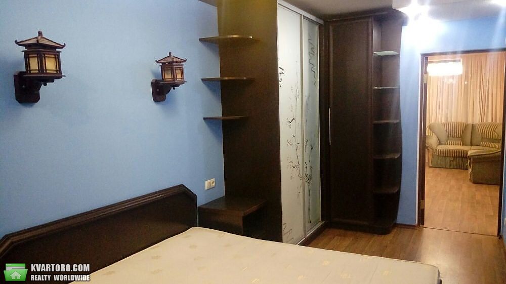 Rent out 3-room apartment. Киев,  Булаховского — photo 1