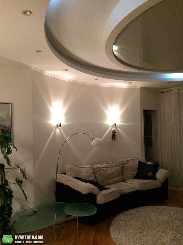 Rent out 2-room apartment. Киев, Трехсвятительская — photo 2