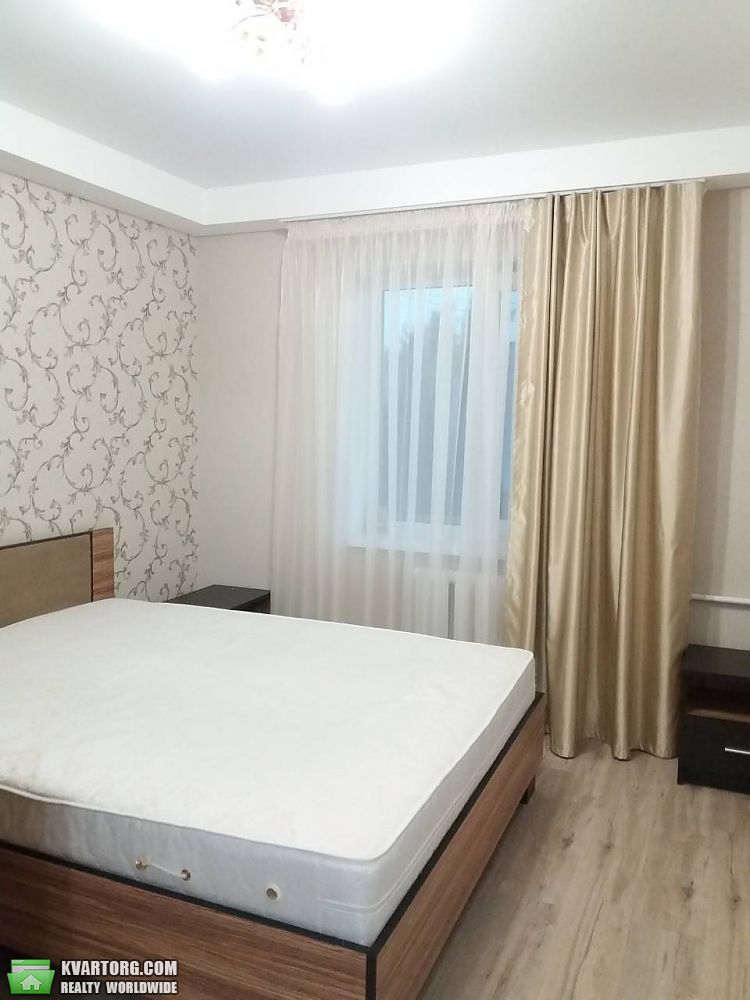 Rent out 2-room apartment. Киев,  Политехническая — photo 1