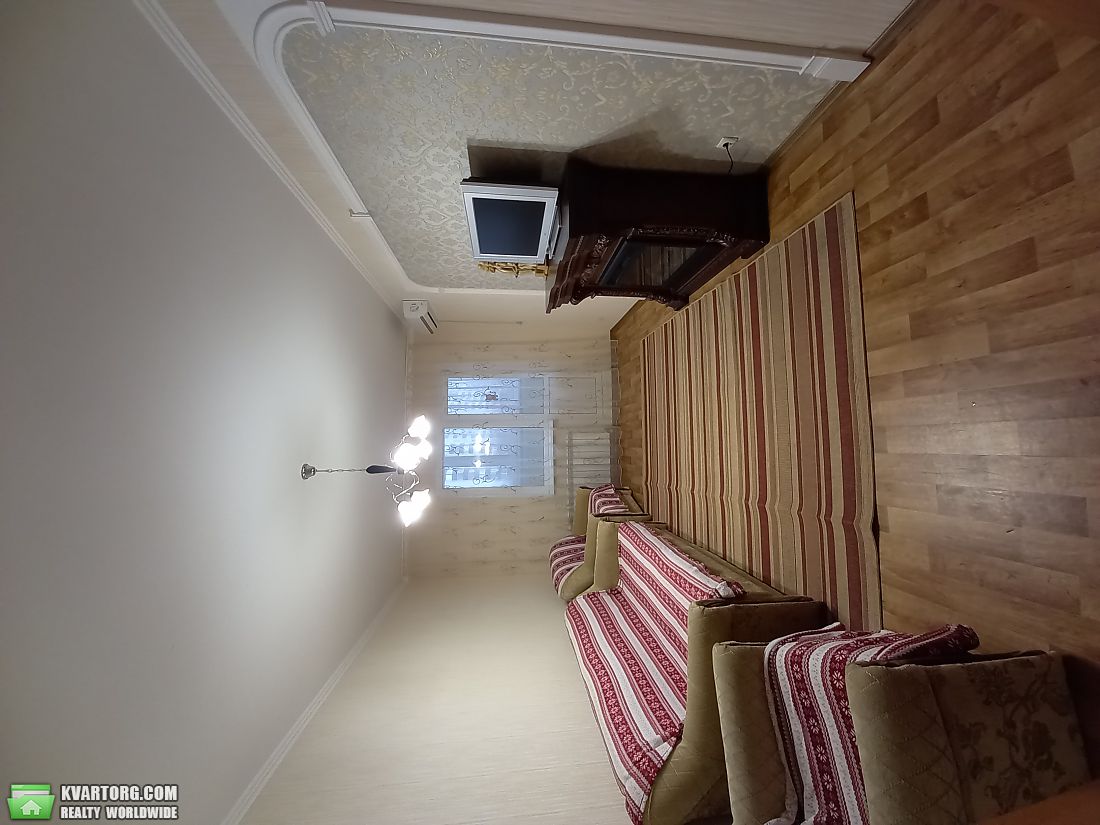 Rent out 3-room apartment. Киев, Урловская — photo 1
