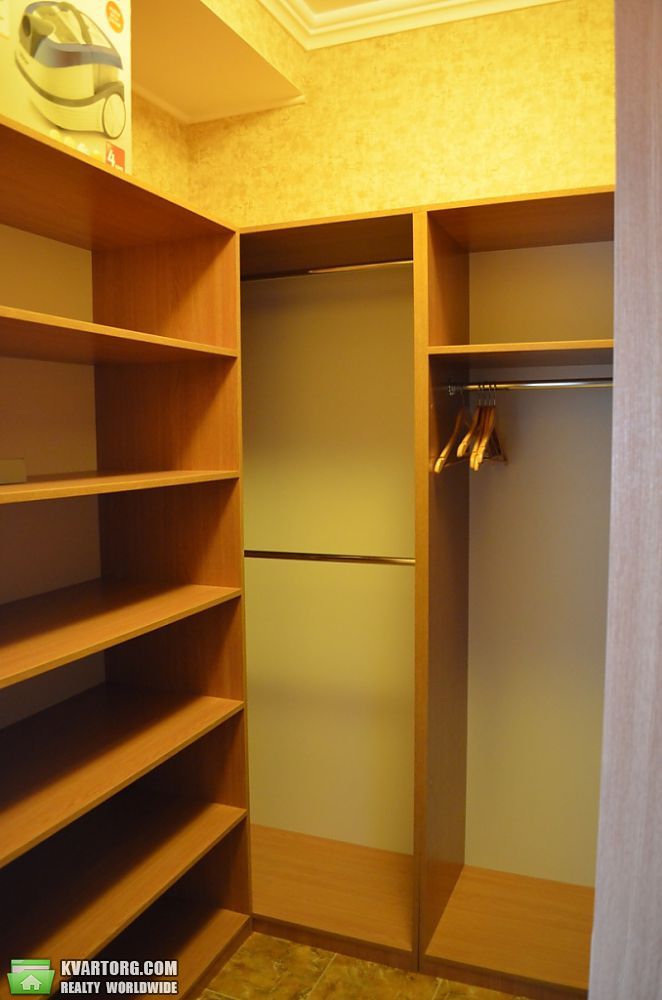 Rent out 3-room apartment. Киев,  Жилянская — photo 4