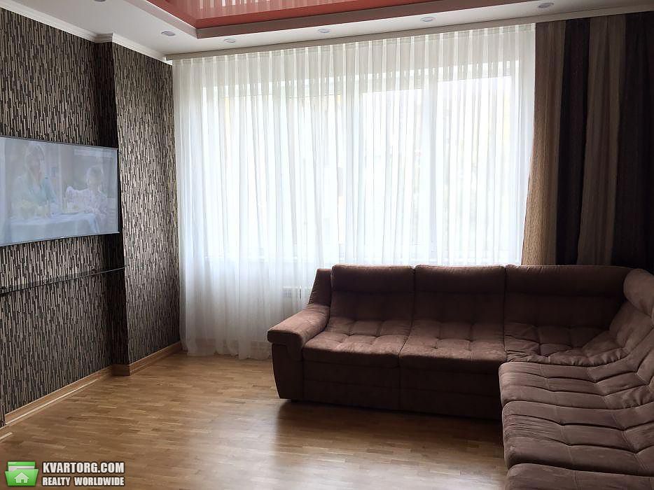 Rent out 3-room apartment. Киев,  Черногорская — photo 1