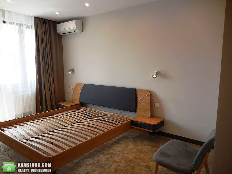 Rent out 2-room apartment. Киев, Киев — photo 8