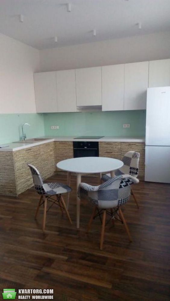 Rent out 2-room apartment. Киев,  Щорса — photo 2
