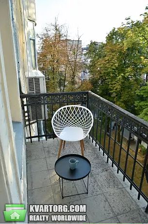 Rent out 4-room apartment. Киев, костельная — photo 8