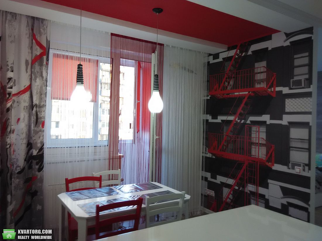 Rent out 1-room apartment. Киев,  Мельникова — photo 1