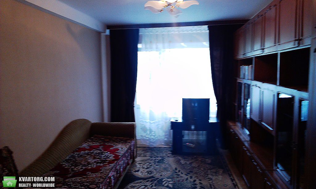 Sell 2-room apartment. Киев,  Салютная — photo 1