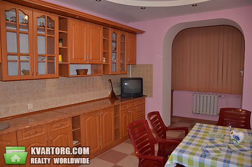 Rent out 2-room apartment. Одесса, Тополевая — photo 1