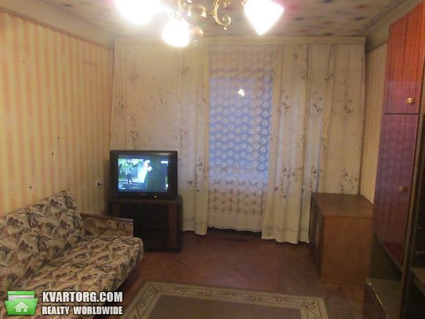 Rent out 2-room apartment. Киев,  Мира пр — photo 1