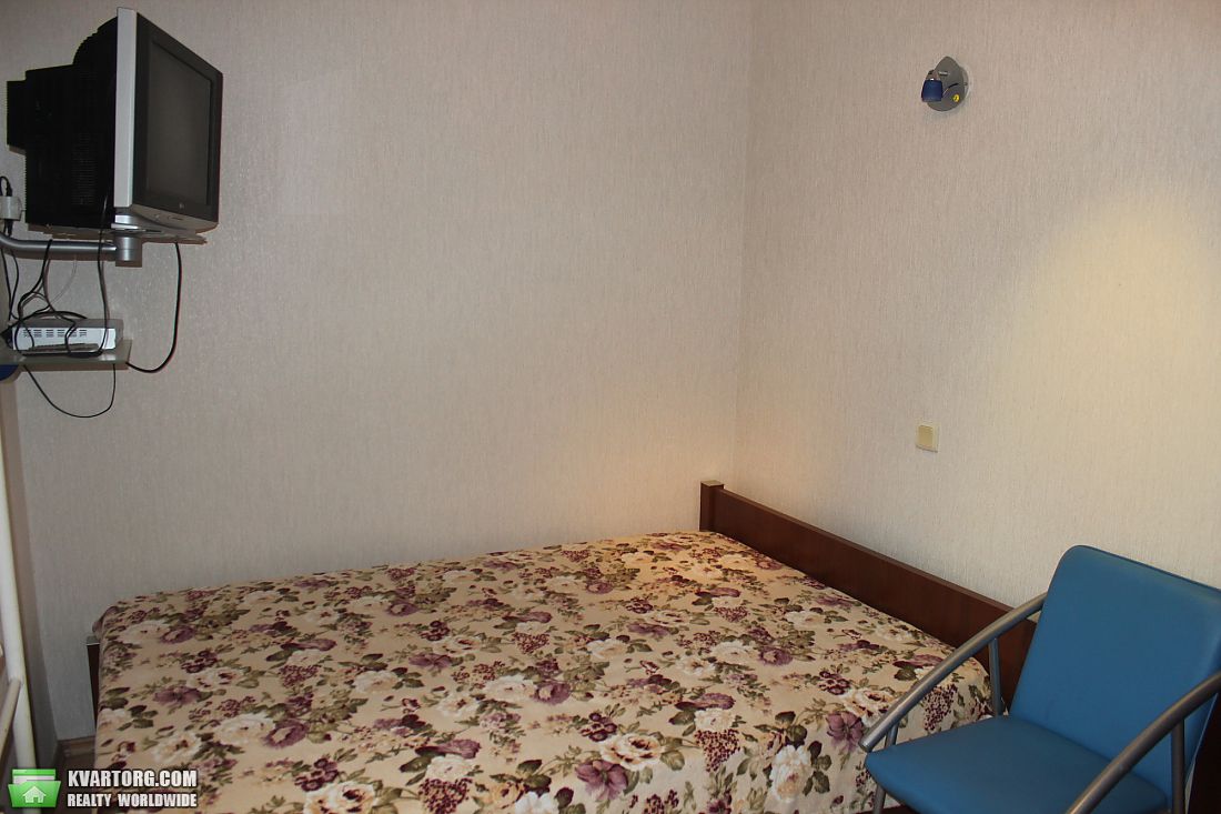 Rent out 2-room apartment. Киев,  Цветаевой — photo 10