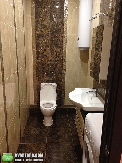 Rent out 3-room apartment. Киев,  Лабораторный пер — photo 2