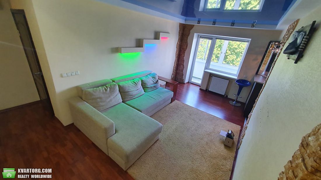 Rent out 3-room apartment. Днепропетровск, Карла Маркса — photo 1