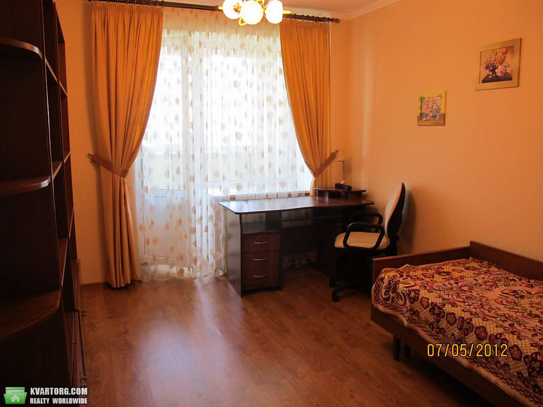 Rent out 3-room apartment. Киев,  Хмельницкая — photo 6