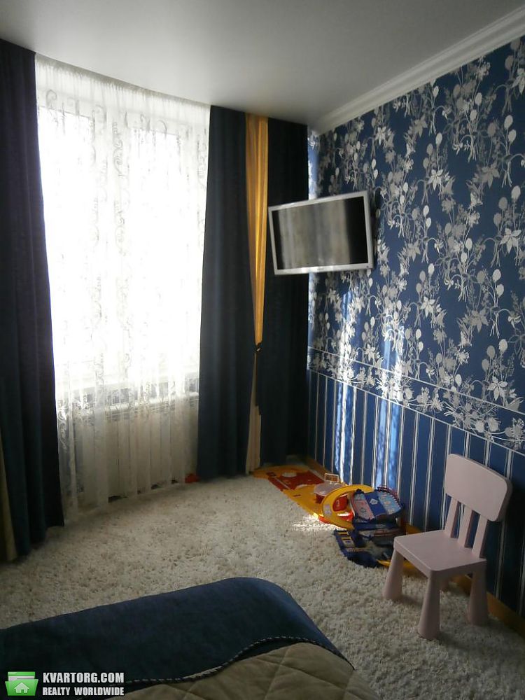 Rent out 3-room apartment. Киев,  Днепровская наб — photo 2