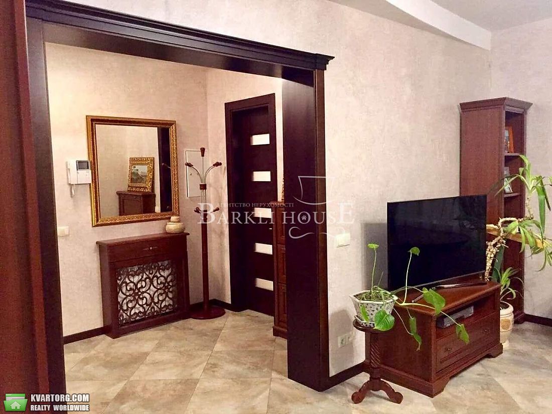 Rent out house. Киев,  Садовая Осокорки — photo 1