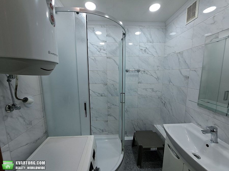 Rent out 2-room apartment. Киев,  Декабристов — photo 10
