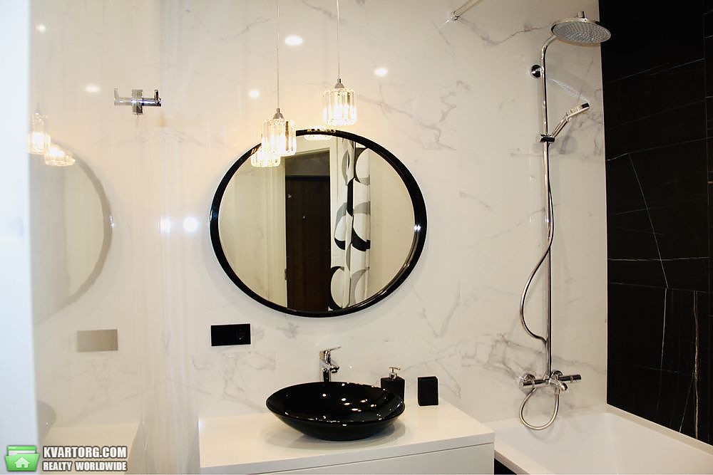 Rent out 3-room apartment. Киев,  Липковского — photo 10