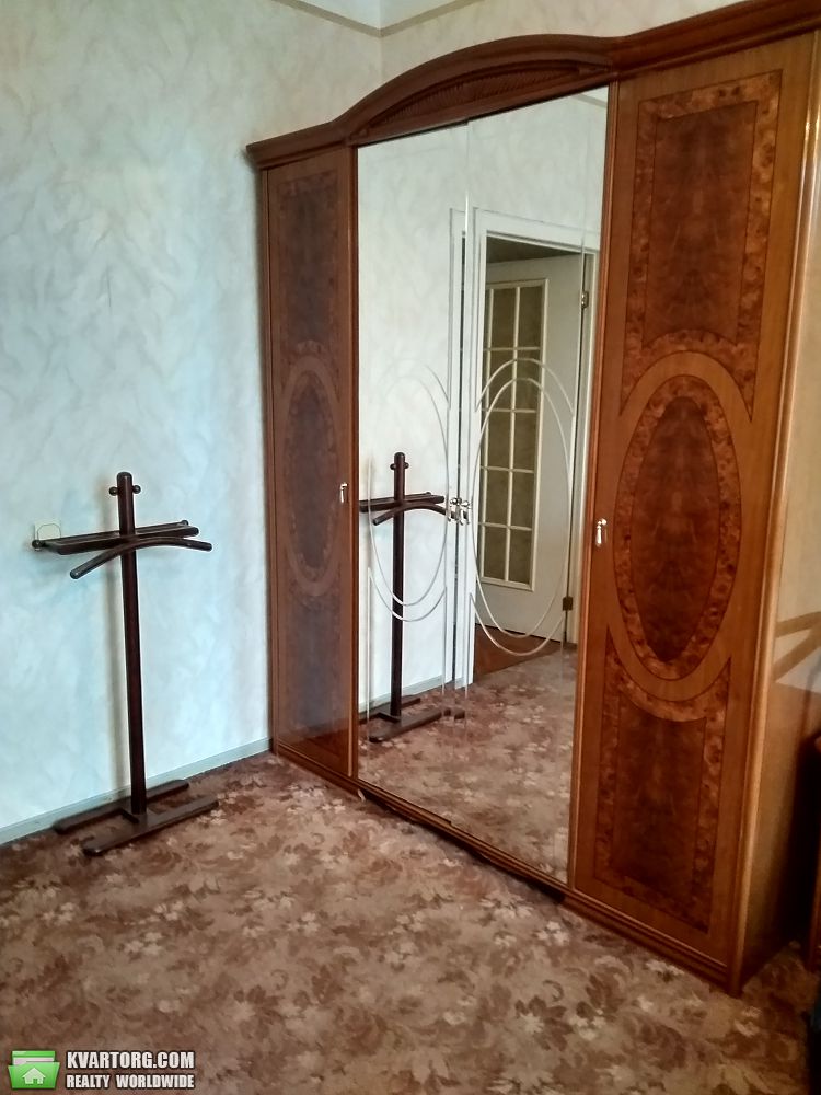 Rent out 2-room apartment. Киев,  Метростроевская — photo 4