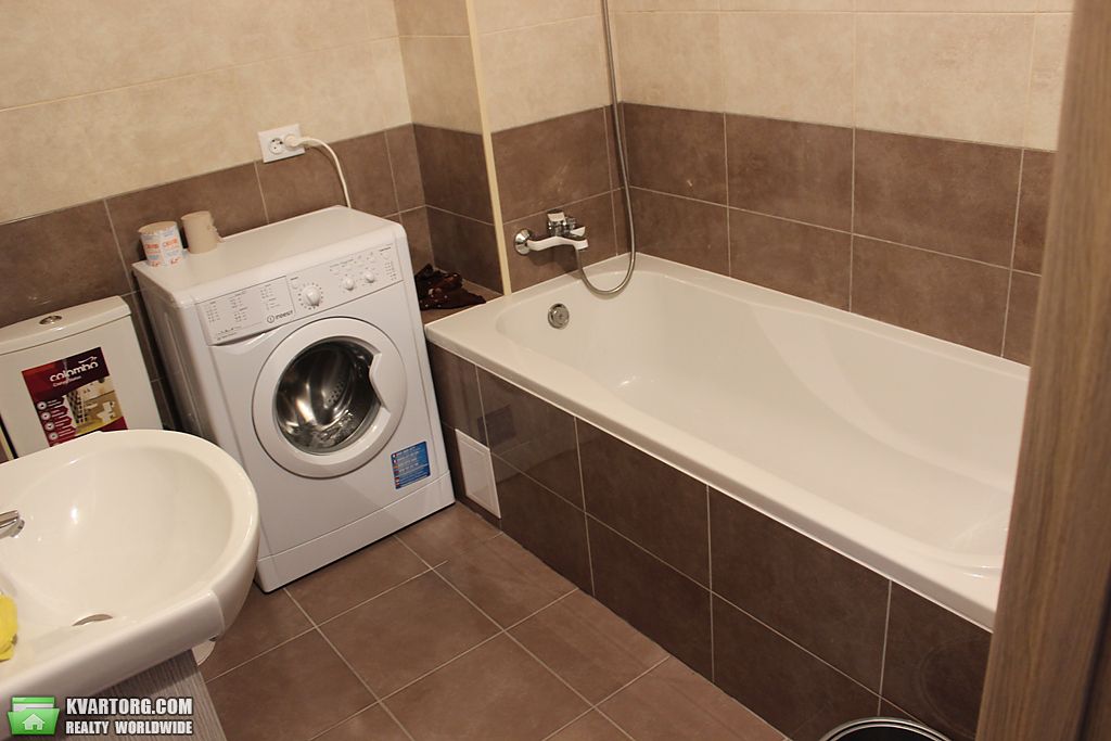 Rent out 2-room apartment. Киев, Боголюбова — photo 2