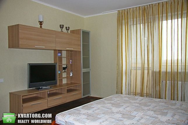 Rent out 1-room apartment. Киев,  Героев Обороны — photo 5
