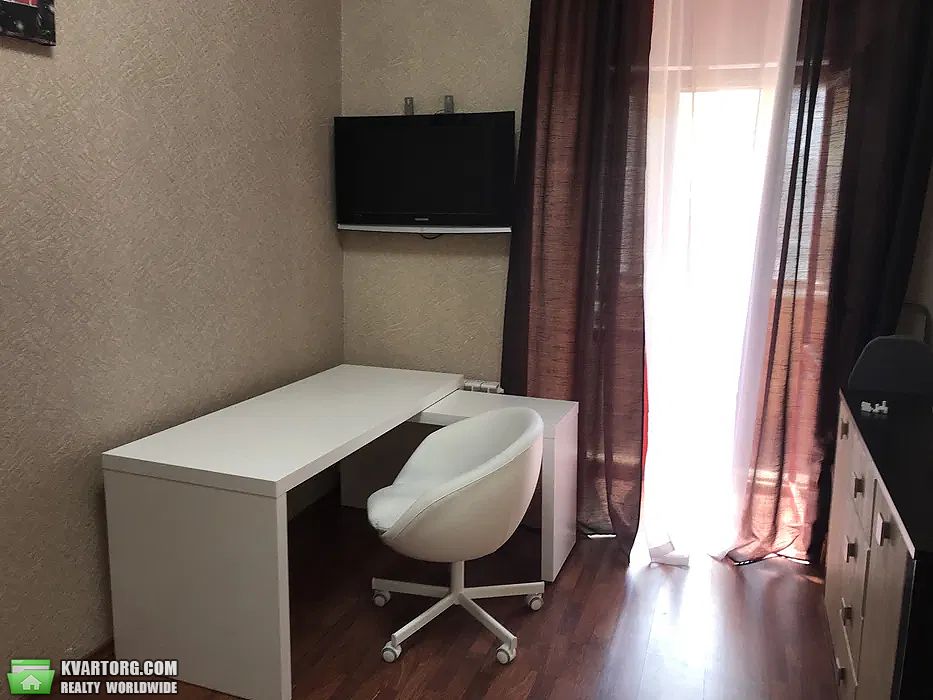 Rent out 2-room apartment. Киев, Саксаганского — photo 4