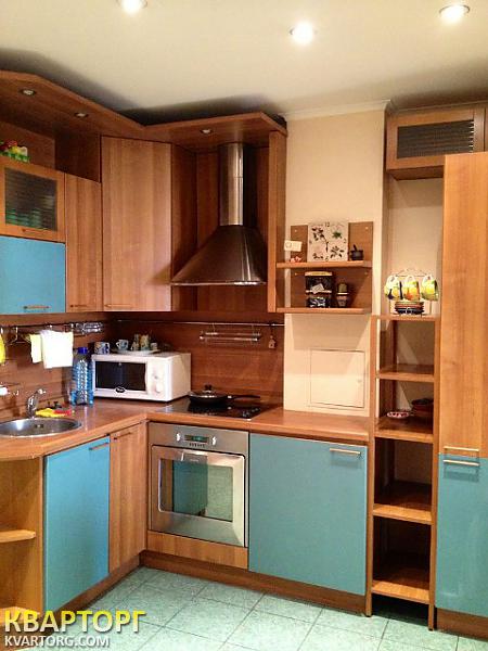 Rent out 3-room apartment. Киев,  Предславинская — photo 1