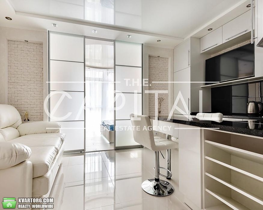 Rent out 2-room apartment. Киев,  Предславинская — photo 2