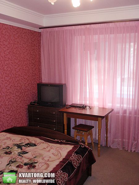 Rent out 2-room apartment. Киев, Баумана — photo 2
