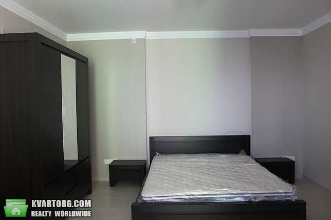 Rent out 2-room apartment. Киев,  Вышгородская — photo 1