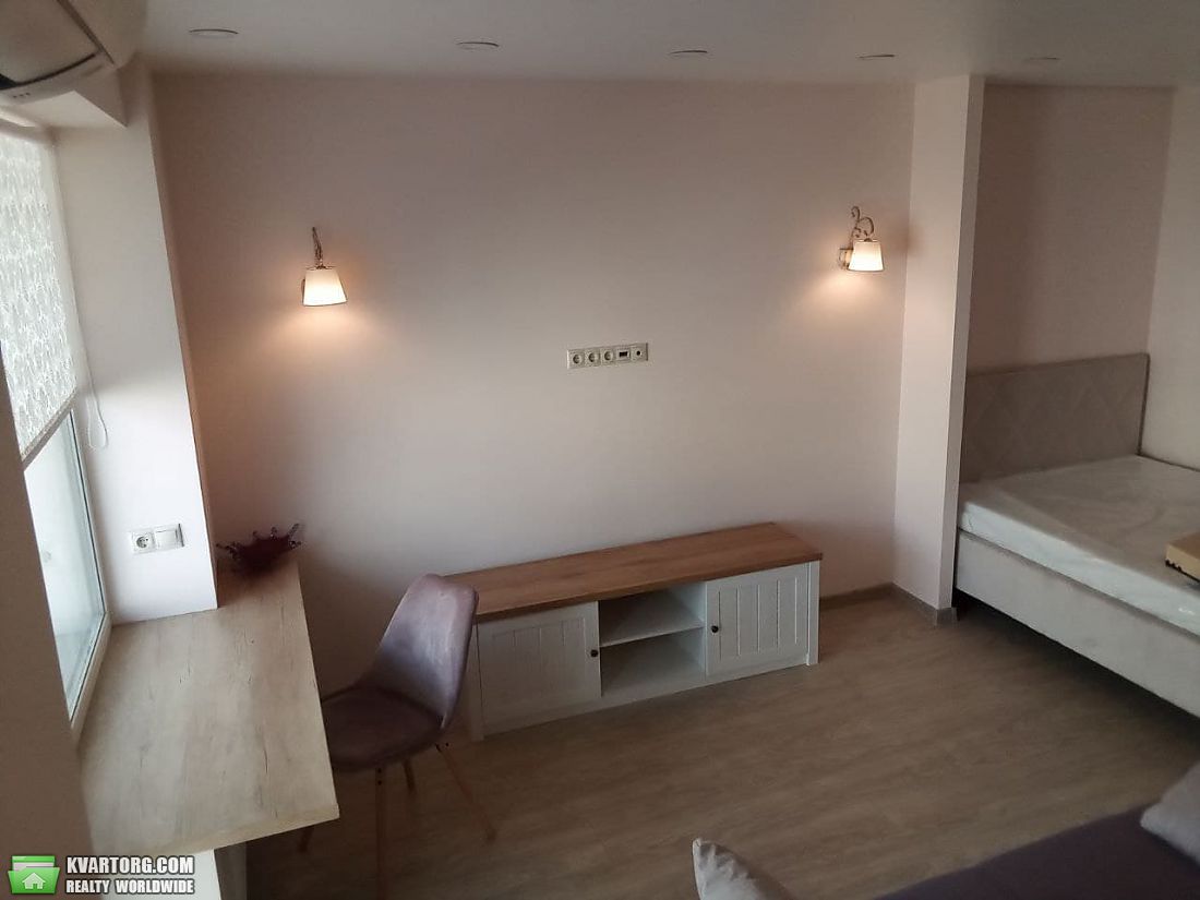 Rent out 1-room apartment. Киев,  Мазепы — photo 8