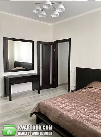 Rent out 2-room apartment. Киев,  Жилянская — photo 4