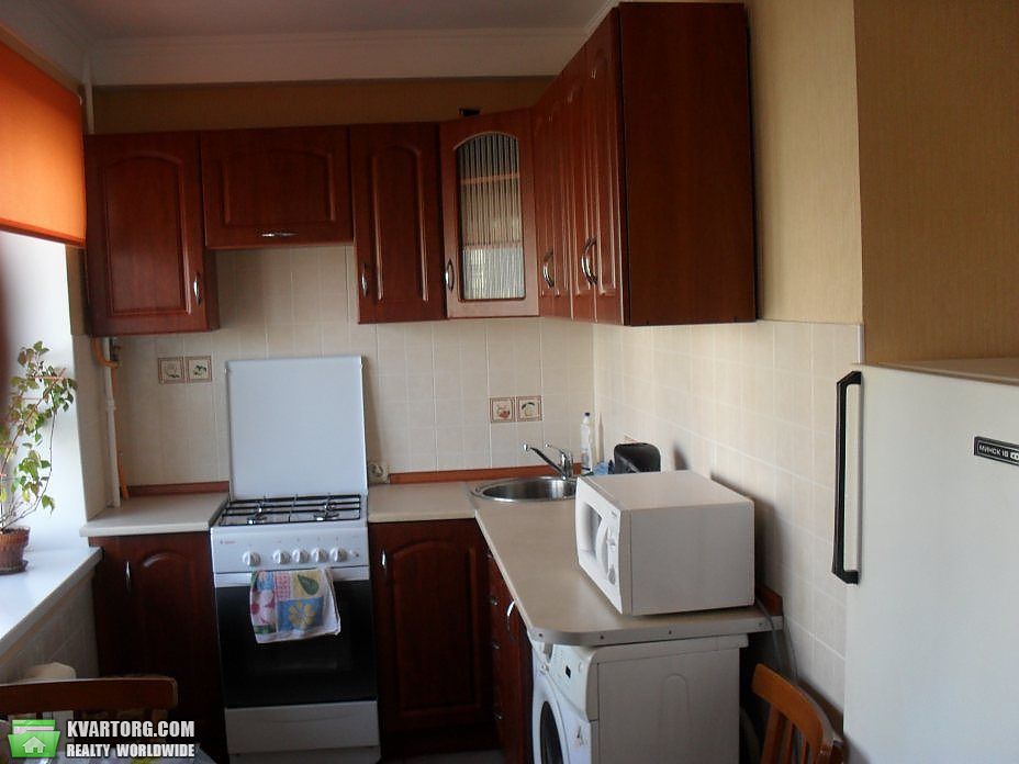 Rent out 3-room apartment. Киев,  Окипной — photo 1