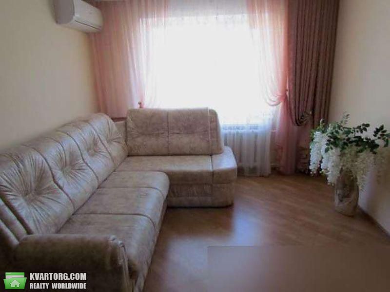 Rent out 3-room apartment. Киев,  Еленовская — photo 2