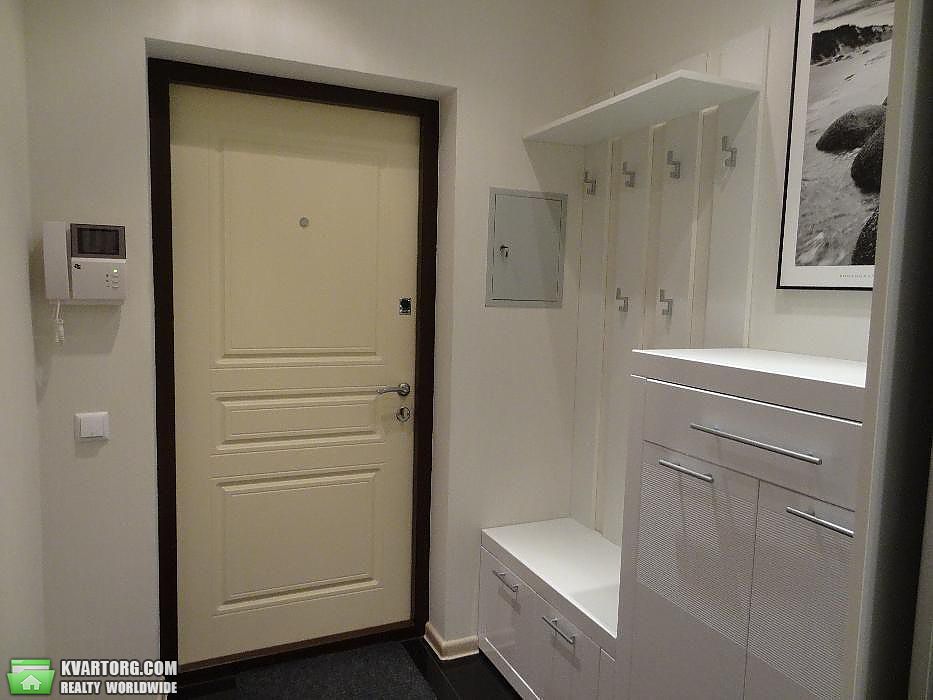 Rent out 2-room apartment. Киев,  Бажана — photo 3