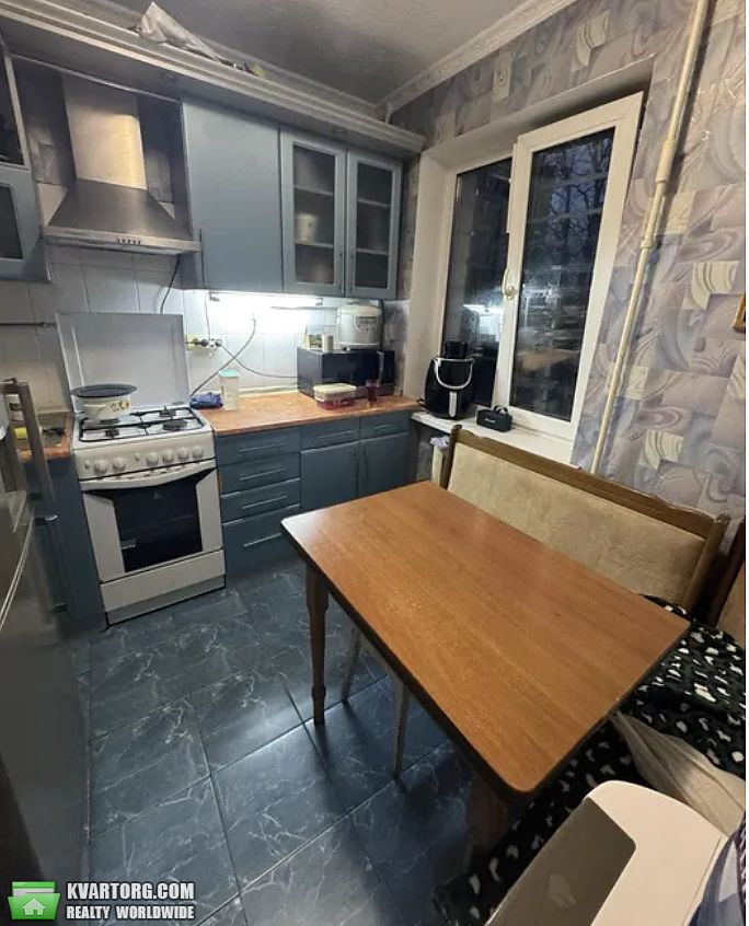 Rent out 3-room apartment. Киев,  Отрадный пр — photo 1