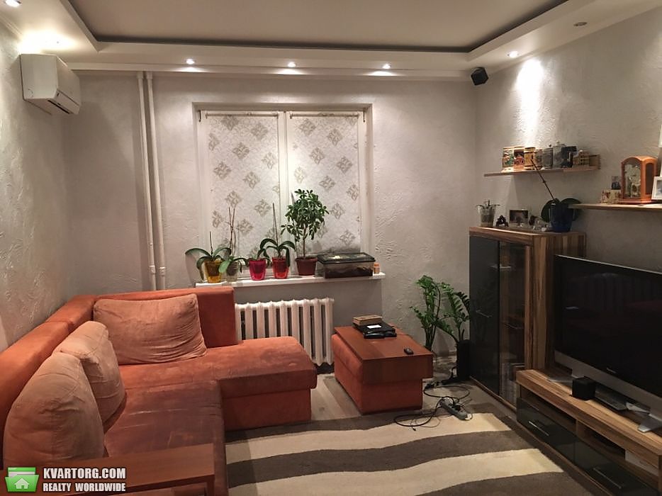 Sell 3-room apartment. Киев,  Урловская — photo 1
