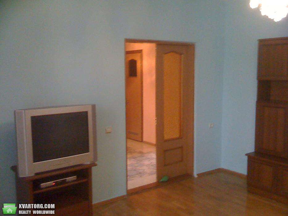 Rent out 3-room apartment. Киев,  Амосова — photo 3